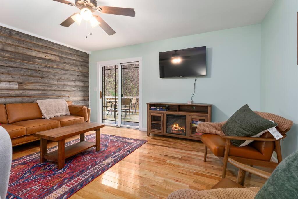 Mountain Views, Hot Tub, Firepit, Dog Friendly, Ev Connector Villa Stanley Dış mekan fotoğraf